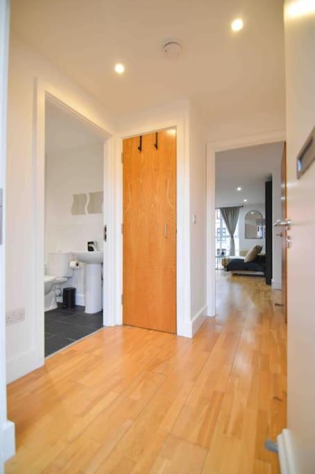 Cosy, Centrally Located Studio With Gated Parking! 拉夫堡 外观 照片