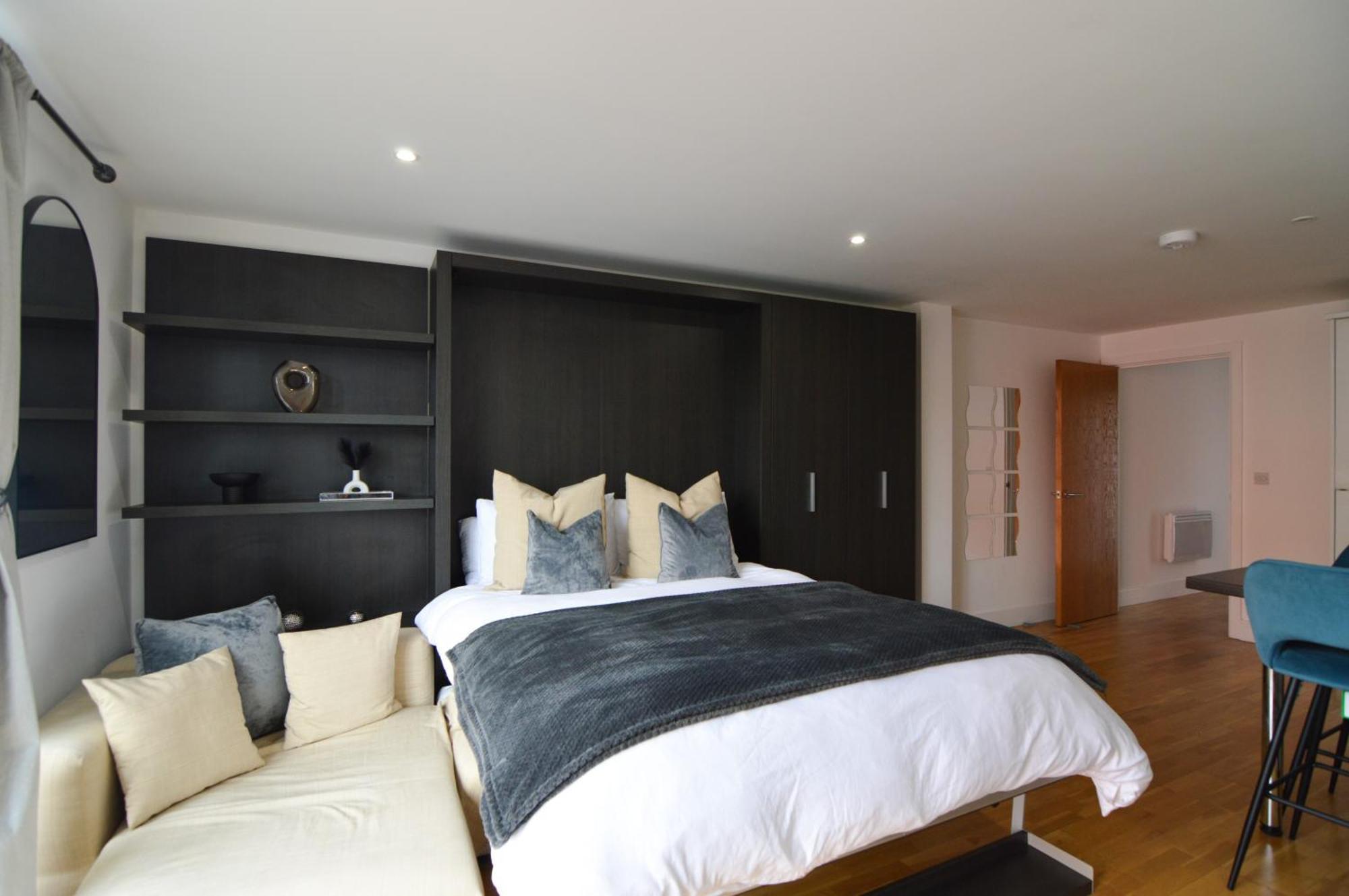 Cosy, Centrally Located Studio With Gated Parking! 拉夫堡 外观 照片